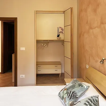 Int 8 - Ginevra By San Luca *